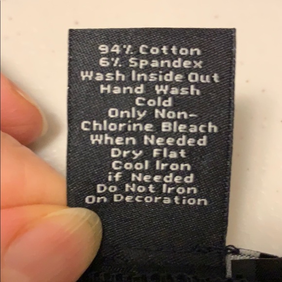 NWOT Ann Taylor sequined tank: make it yours today - Picture 5 of 5